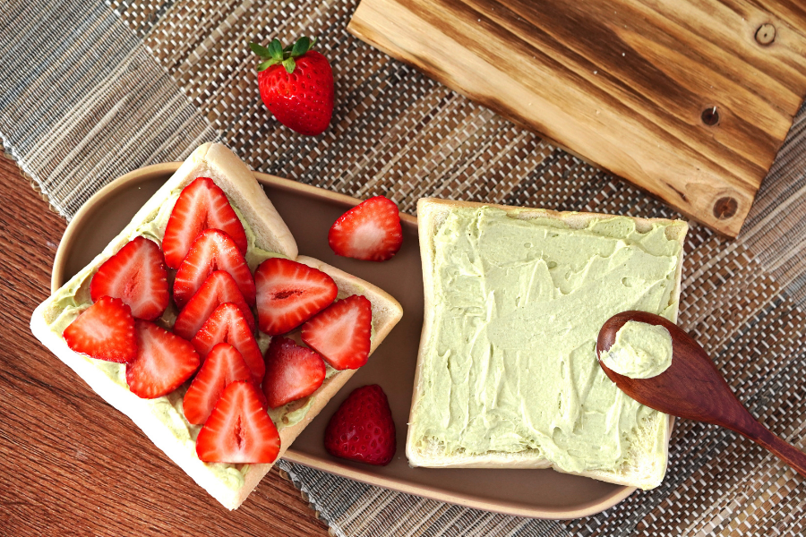 RECIPE: Ichigo (Strawberry) Sakura Matcha Sando