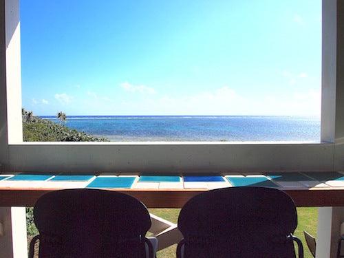 石垣島Natural Garden Cafe PUFFPUFF located in Ishigaki Island in Okinawa. Terrace overlooking the tropical island sea