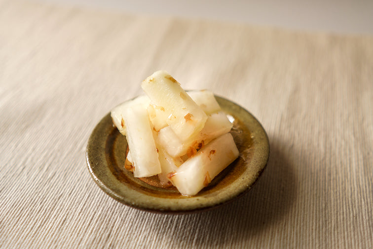 MINIMALIST RECIPE: DAIKON DASHI TSUKEMONO (JAPANESE RADISH PICKLES)