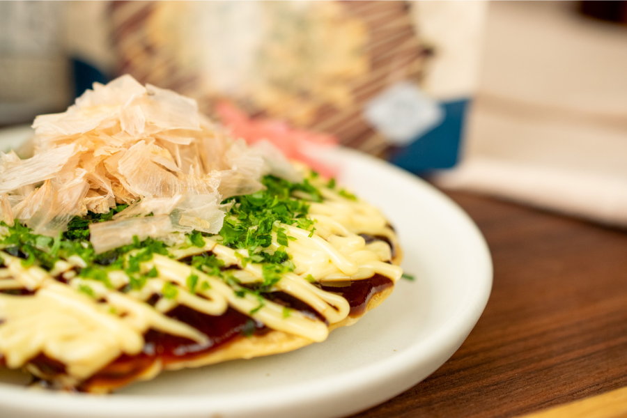 Porno video: Xotin dostlariga xizmat qilmoqda Dachada jinsiy aloqada bolgan er-xotinning videosi.