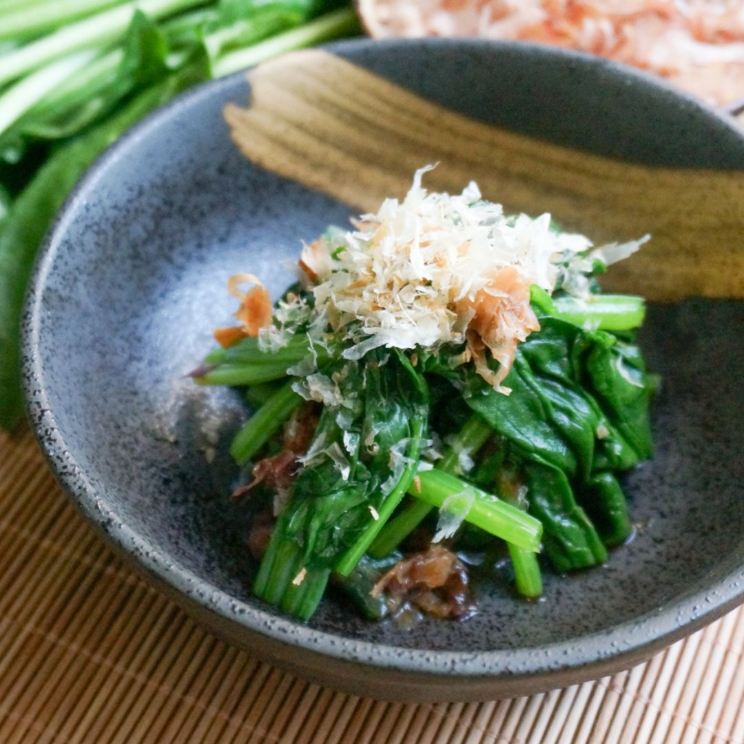 Minimalist Japanese Recipe: Spinach Ohitashi (Spinach in Dashi)