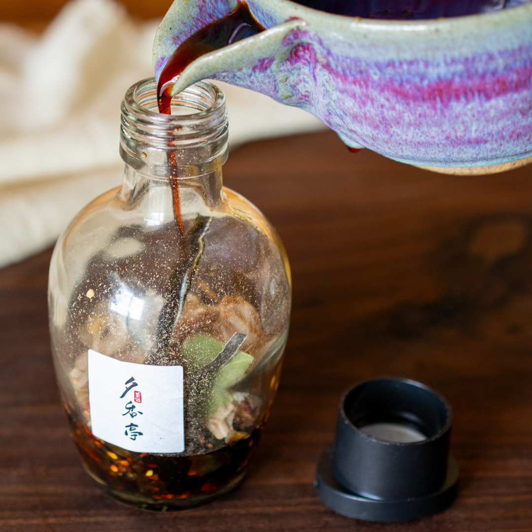 Garlic Soy Sauce Kit (Bottle + Seasonings)