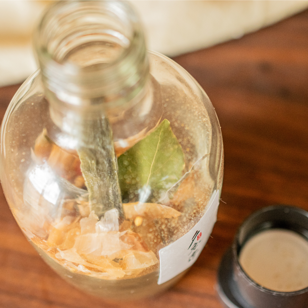 Garlic Soy Sauce Kit (Bottle + Seasonings)