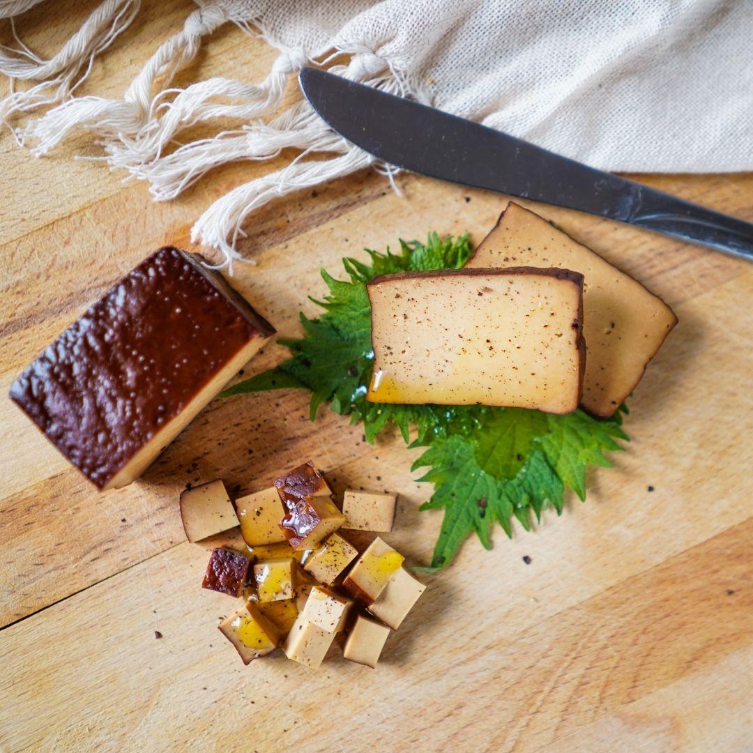 SMOKED ISLAND TOFU (スモーク島どうふ)